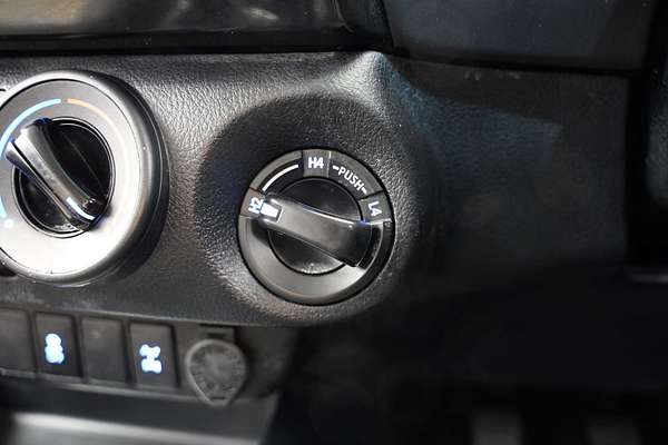 2016 Toyota Hilux SR GUN126R 4X4