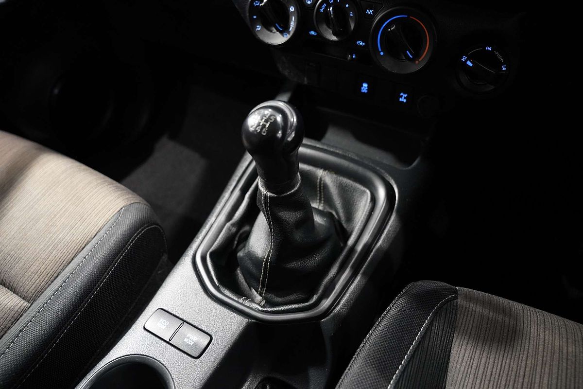 2016 Toyota Hilux SR GUN126R 4X4