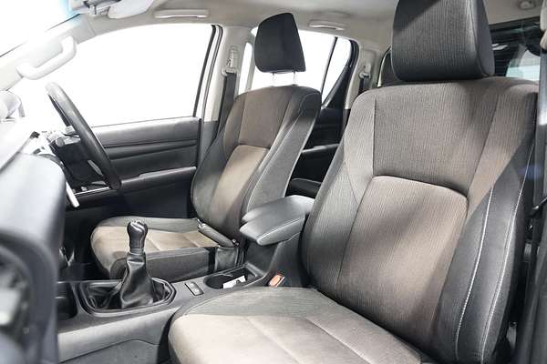 2016 Toyota Hilux SR GUN126R 4X4
