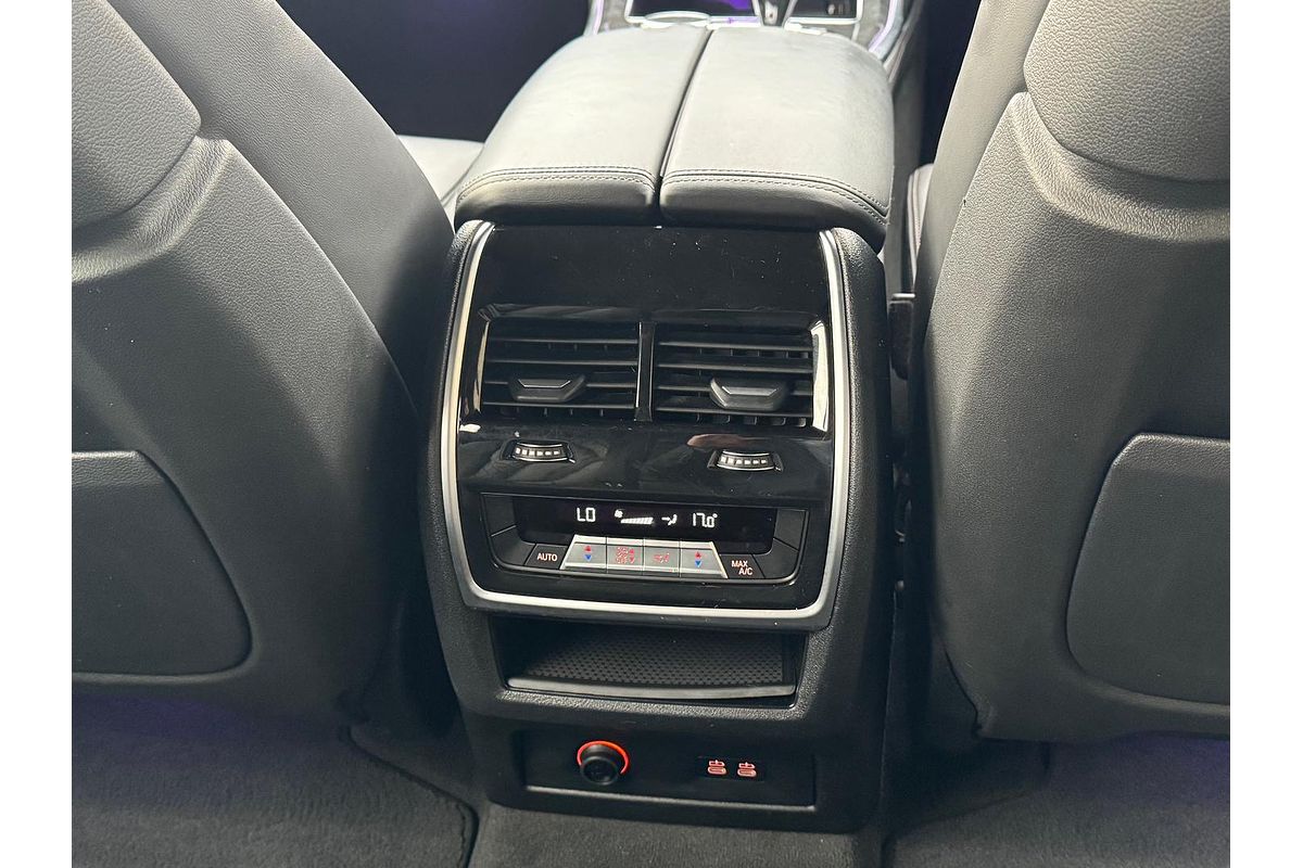 2021 BMW X7 M50i G07