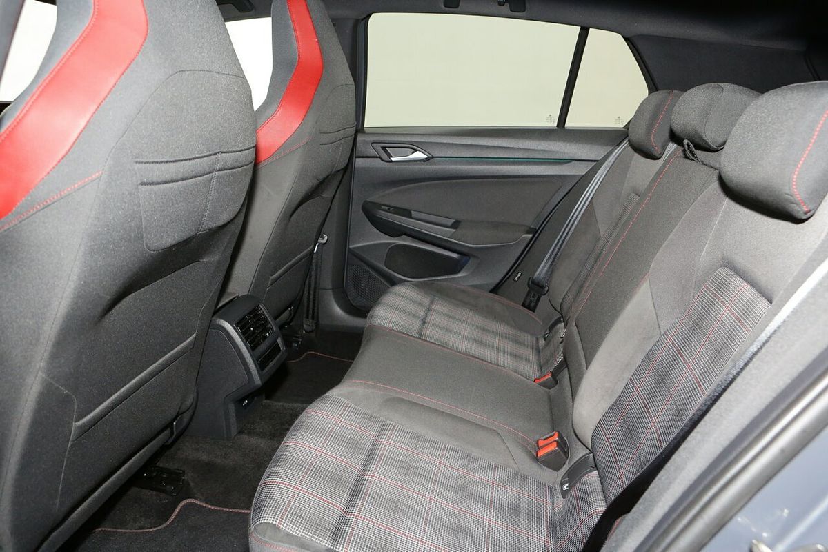 2022 Volkswagen Golf GTI 8