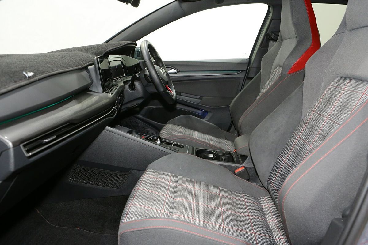 2022 Volkswagen Golf GTI 8