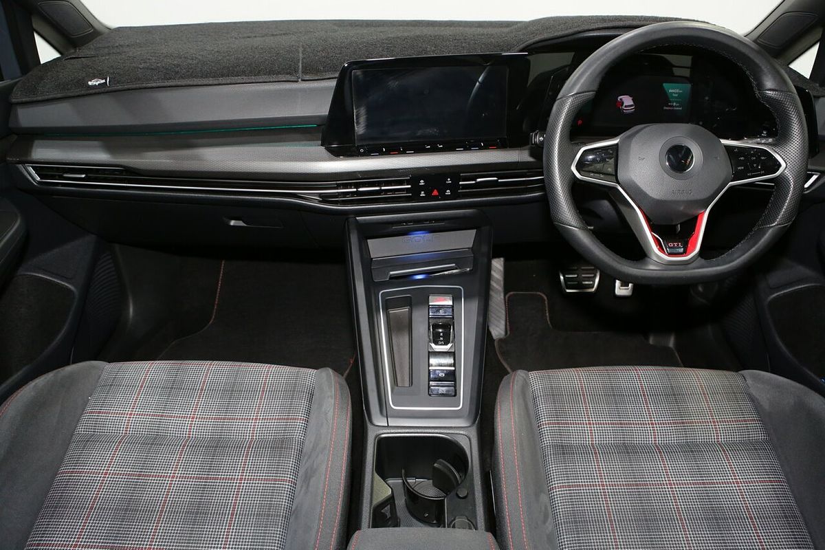 2022 Volkswagen Golf GTI 8