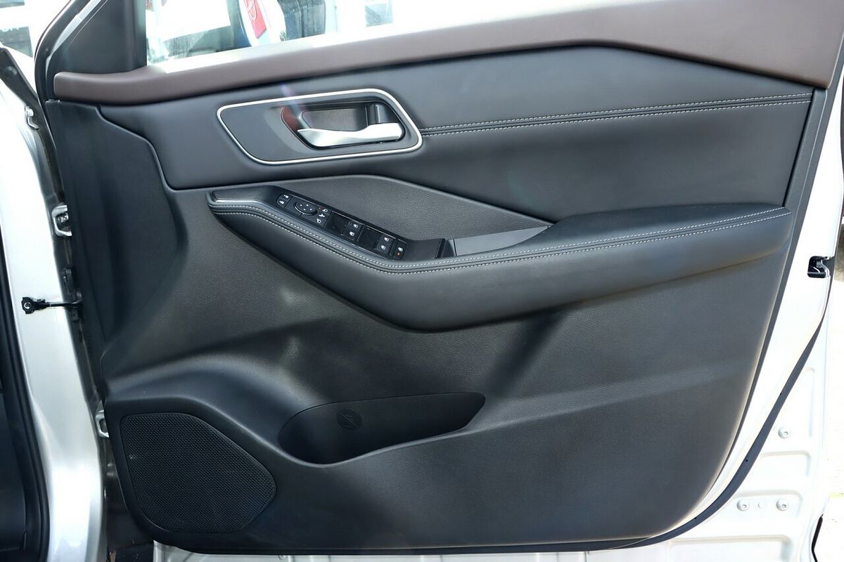 2024 Nissan X-TRAIL ST-L T33