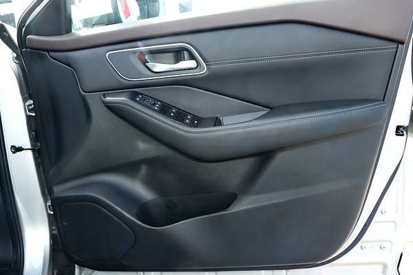 2024 Nissan X-TRAIL ST-L T33