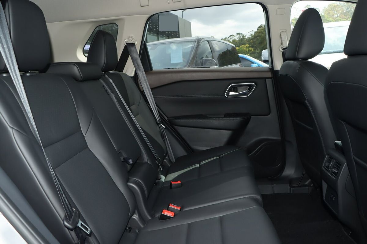 2024 Nissan X-TRAIL ST-L T33