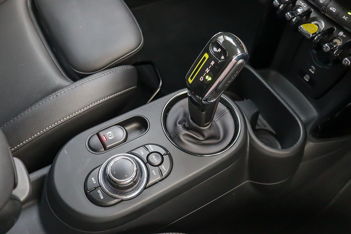 2022 MINI Hatch Cooper SE Classic F56 LCI-2