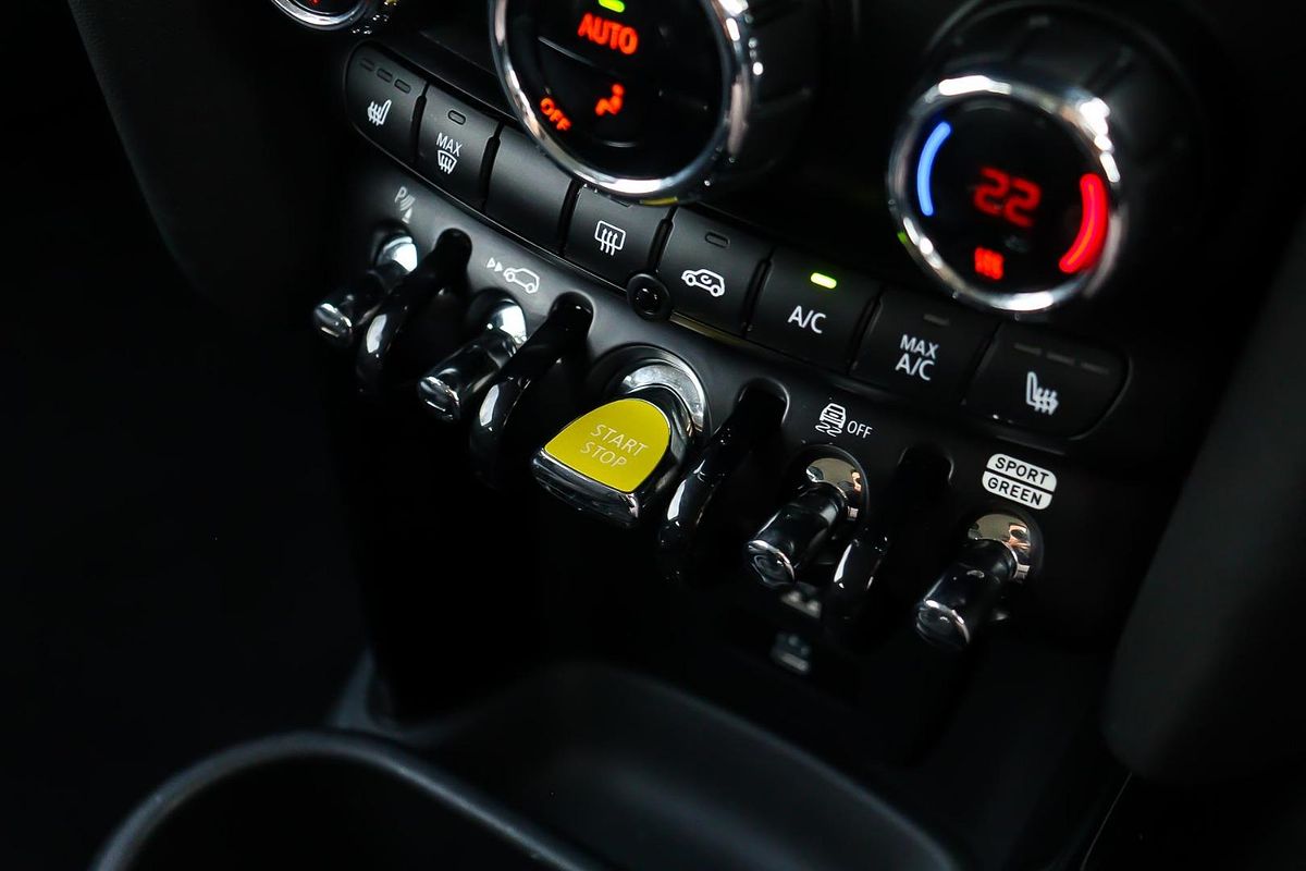 2022 MINI Hatch Cooper SE Classic F56 LCI-2