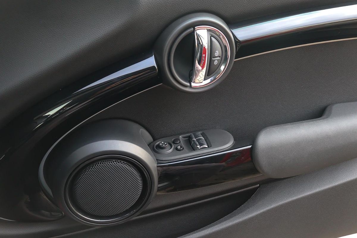 2022 MINI Hatch Cooper SE Classic F56 LCI-2