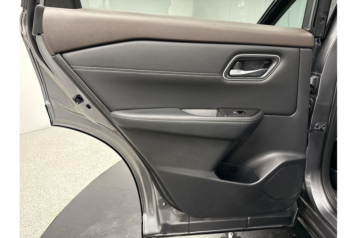2024 Nissan X-TRAIL ST-L T33