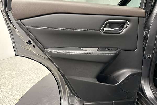2024 Nissan X-TRAIL ST-L T33
