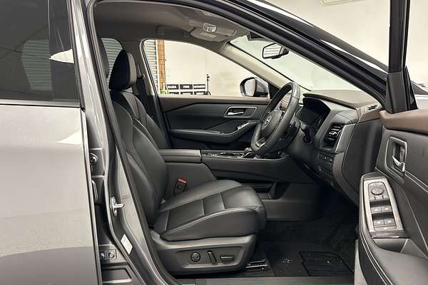 2024 Nissan X-TRAIL ST-L T33