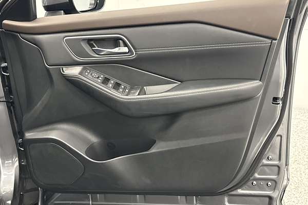 2024 Nissan X-TRAIL ST-L T33