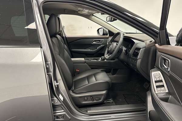 2024 Nissan X-TRAIL ST-L T33
