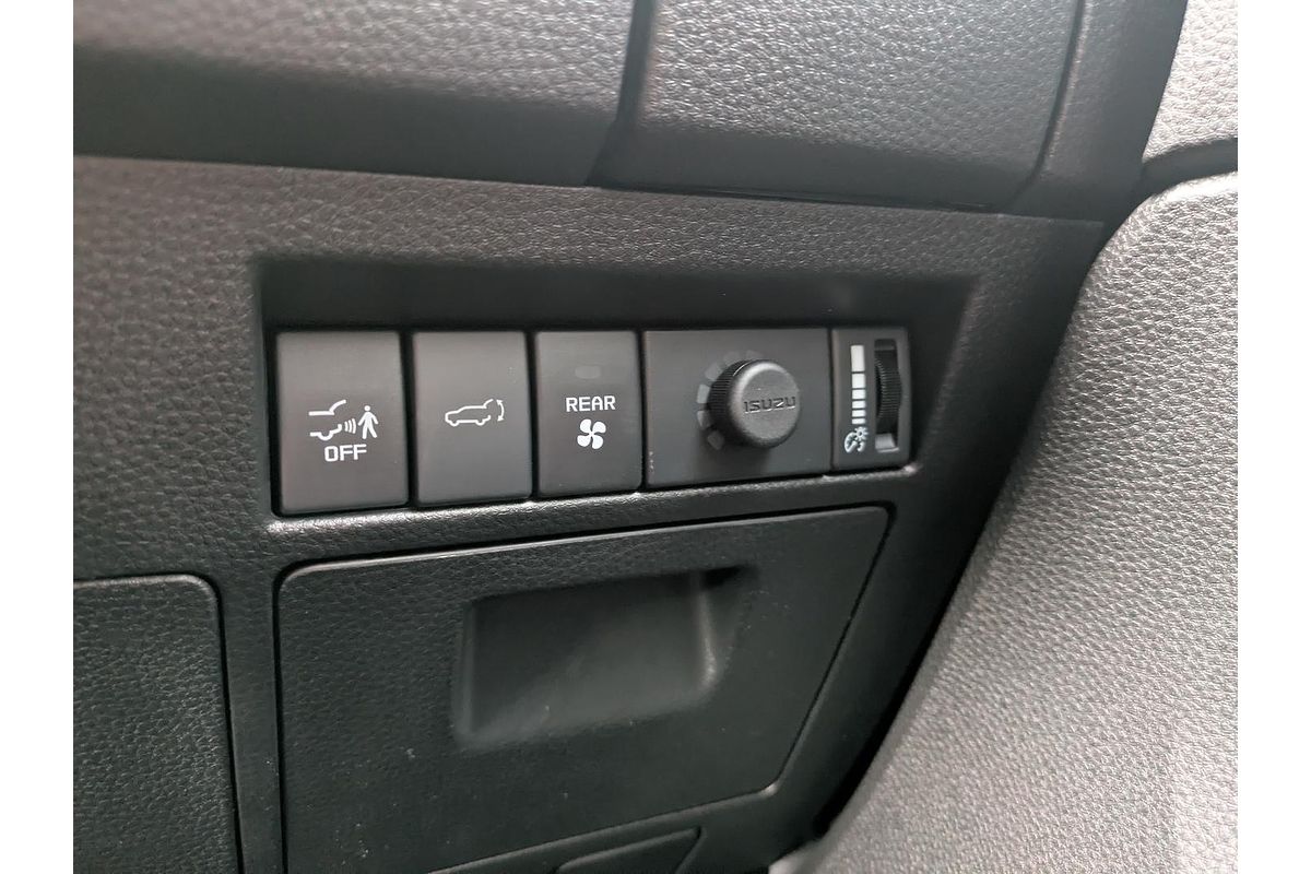 2025 Isuzu MU-X LS-U