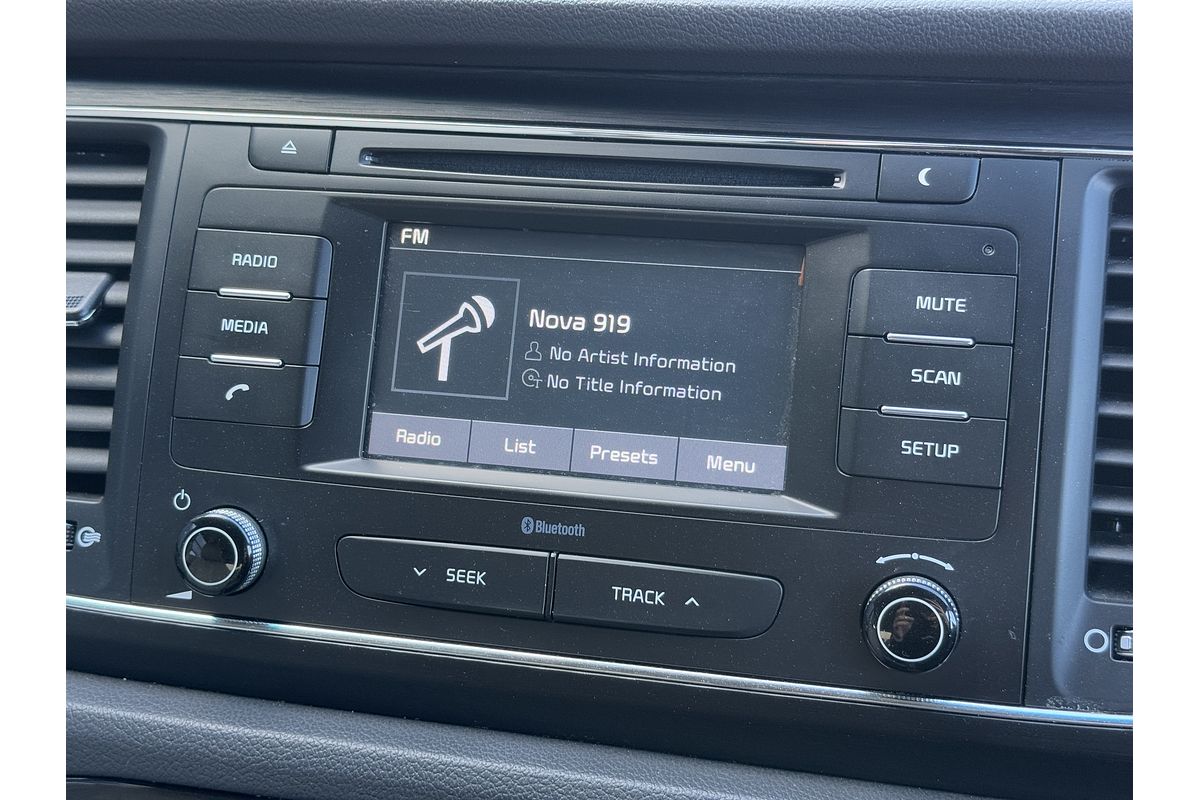 2016 Kia Carnival S YP