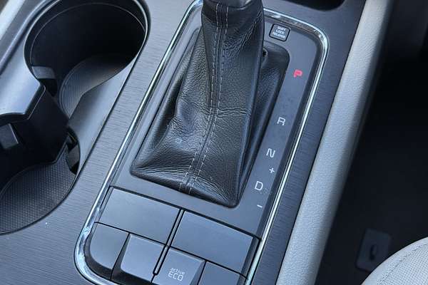 2016 Kia Carnival S YP