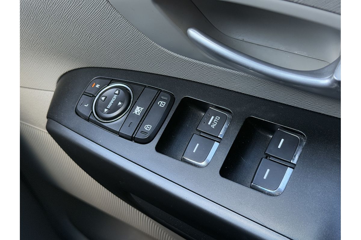 2016 Kia Carnival S YP