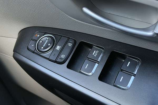 2016 Kia Carnival S YP