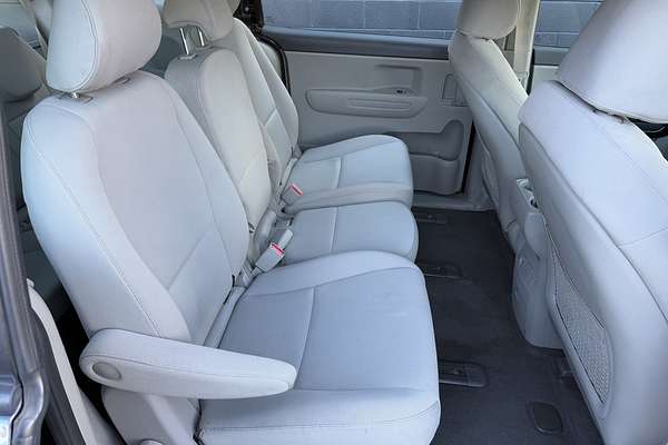 2016 Kia Carnival S YP