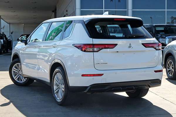 2023 Mitsubishi Outlander ES ZM