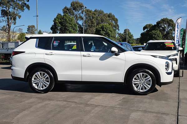 2023 Mitsubishi Outlander ES ZM
