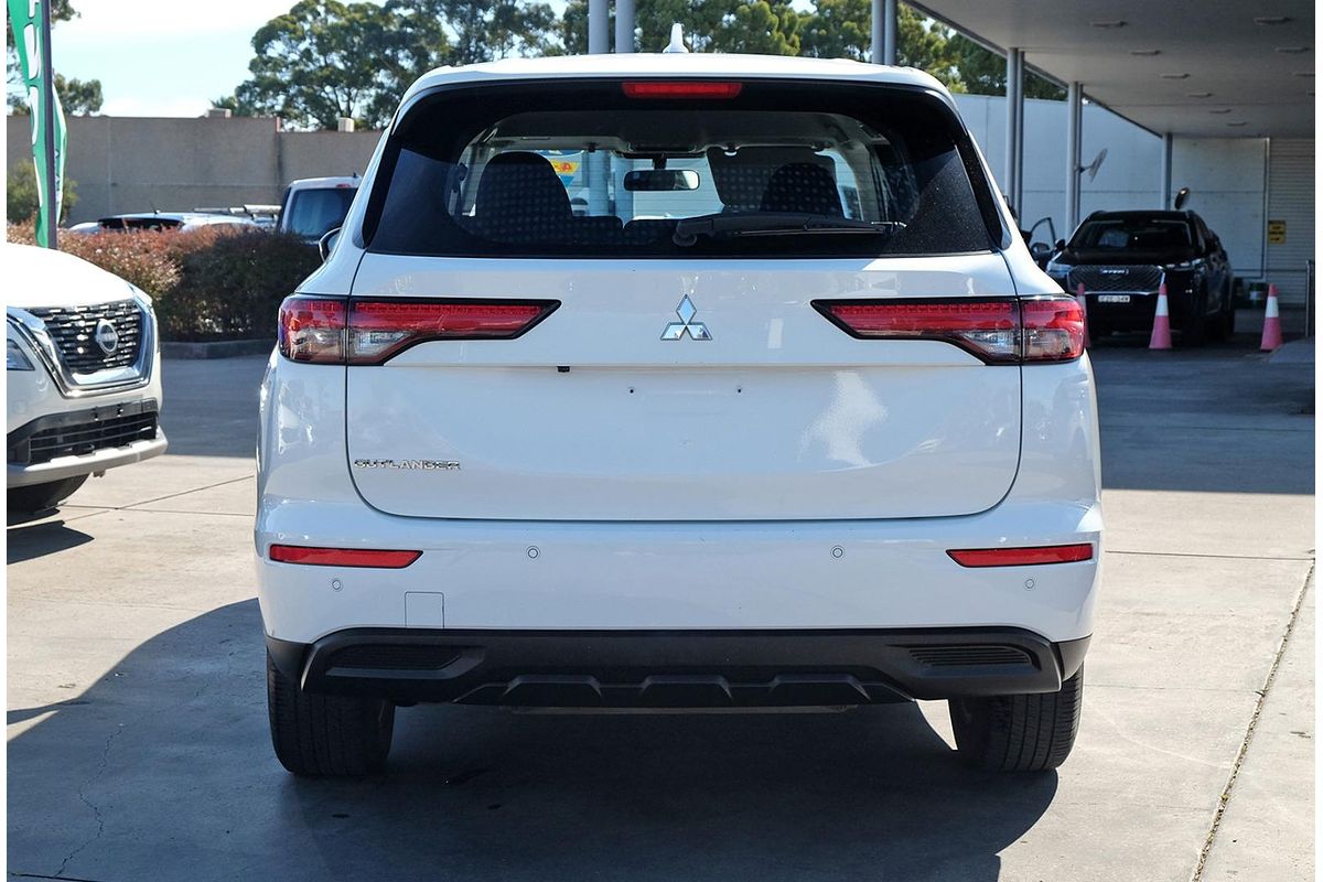 2023 Mitsubishi Outlander ES ZM