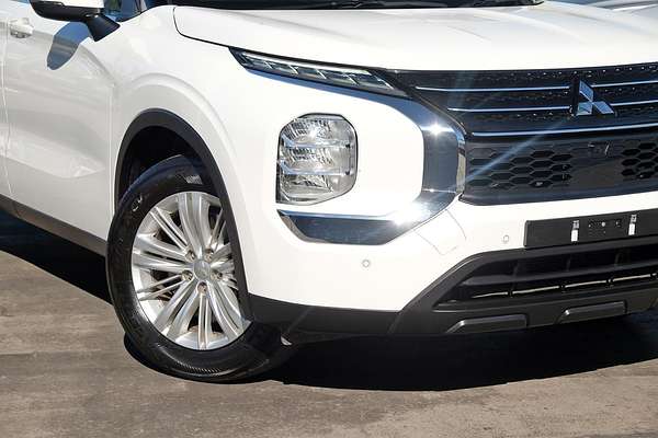 2023 Mitsubishi Outlander ES ZM