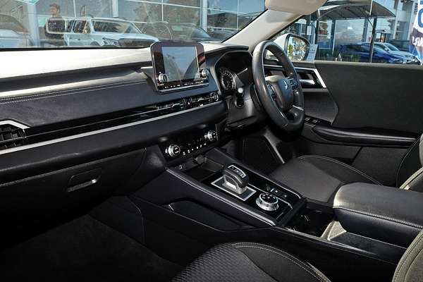 2023 Mitsubishi Outlander ES ZM