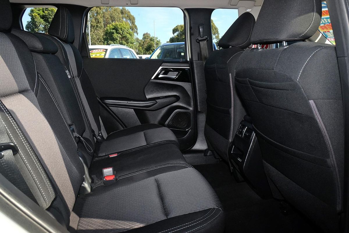 2023 Mitsubishi Outlander ES ZM