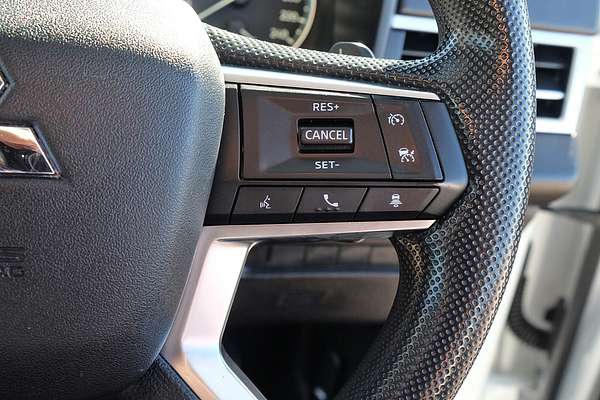 2023 Mitsubishi Outlander ES ZM