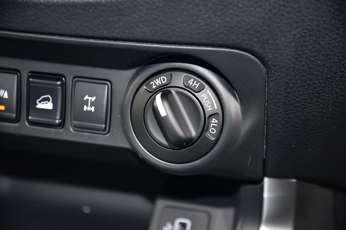 2023 Nissan Navara ST D23 4X4