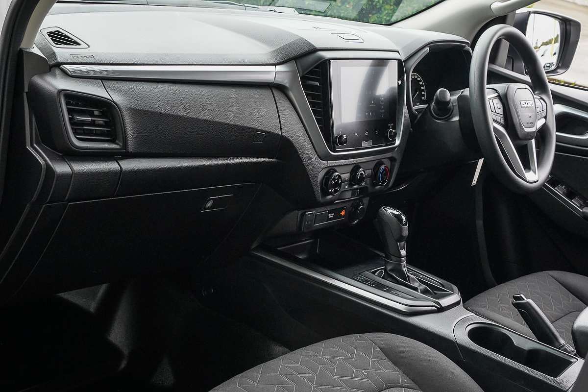 2024 Isuzu D-MAX LS-M  4X4