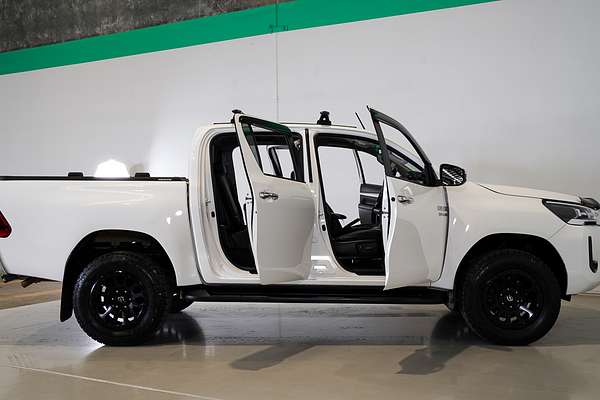 2021 Toyota Hilux SR5 GUN126R 4X4