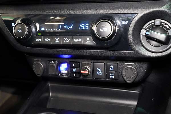 2021 Toyota Hilux SR5 GUN126R 4X4