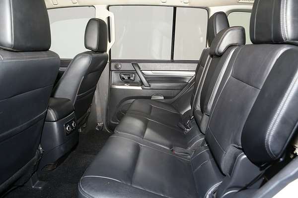 2017 Mitsubishi Pajero Exceed NX