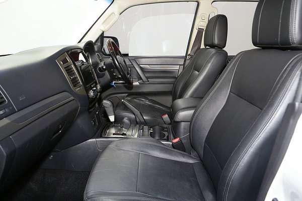 2017 Mitsubishi Pajero Exceed NX