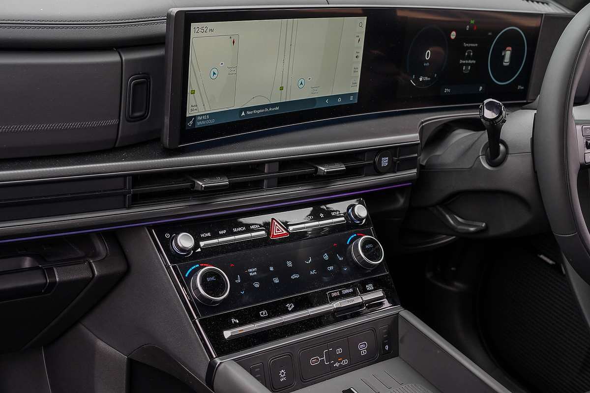 2025 Hyundai Santa Fe Calligraphy MX5.V1