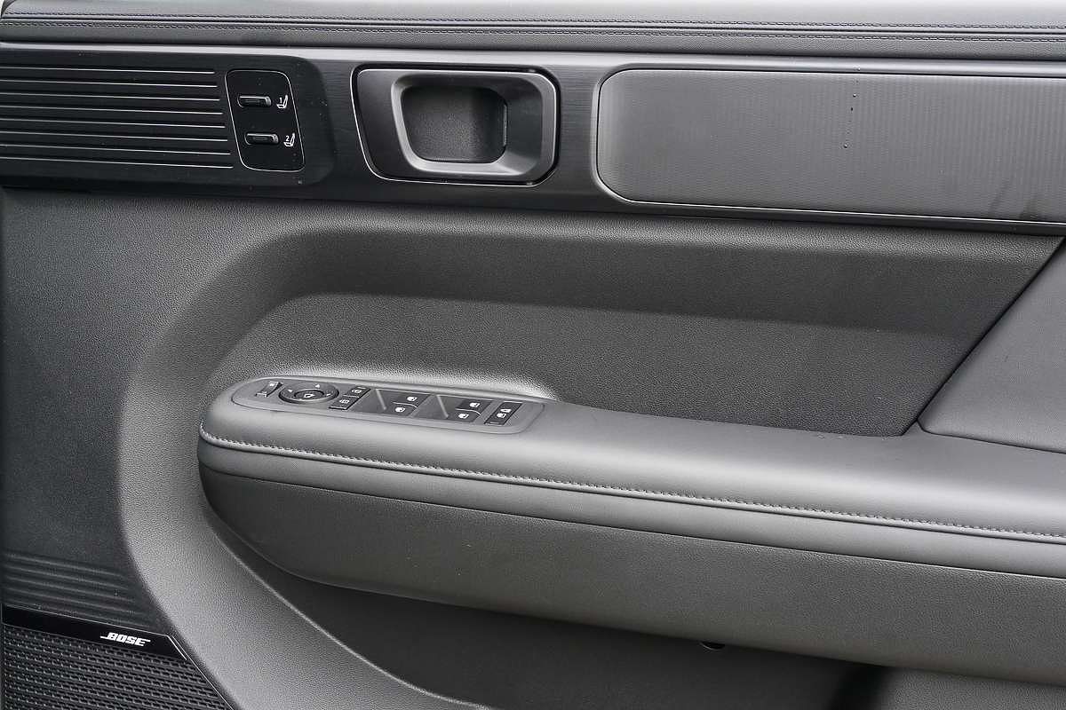 2025 Hyundai Santa Fe Calligraphy MX5.V1