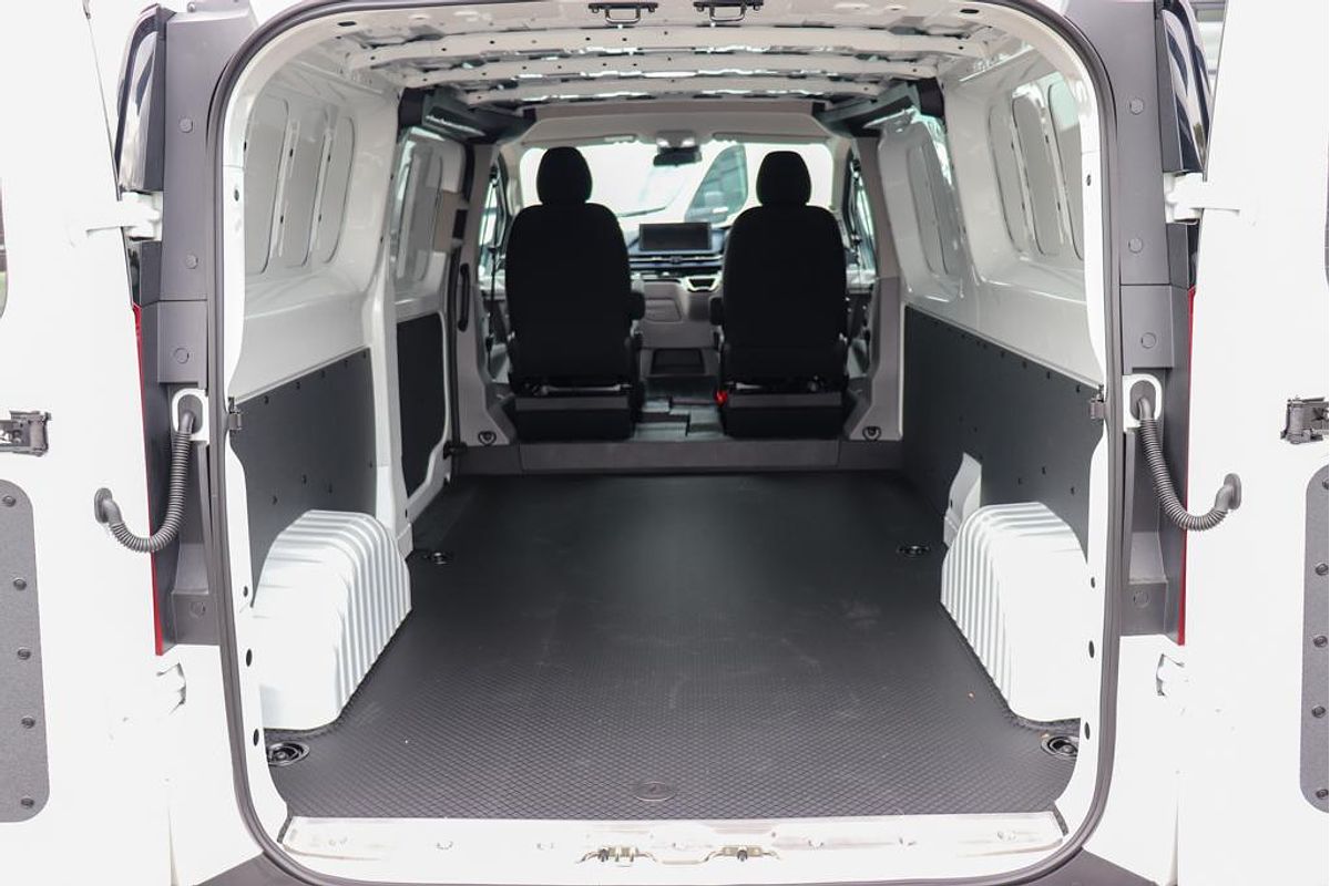 2025 LDV Deliver 7 SWB