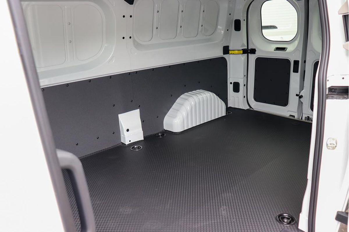 2025 LDV Deliver 7 SWB