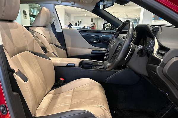2019 Lexus ES ES300h Sports Luxury AXZH10R