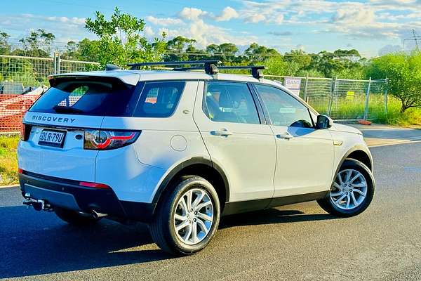 2017 Land Rover Discovery SD4 SE Series 5