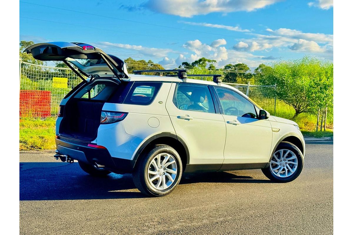 2017 Land Rover Discovery SD4 SE Series 5