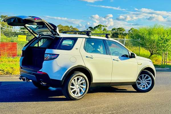 2017 Land Rover Discovery SD4 SE Series 5