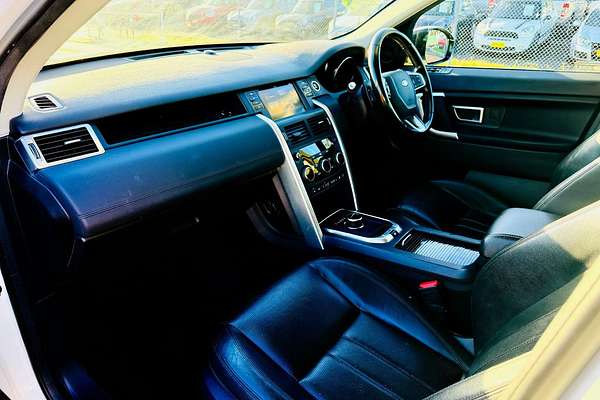 2017 Land Rover Discovery SD4 SE Series 5