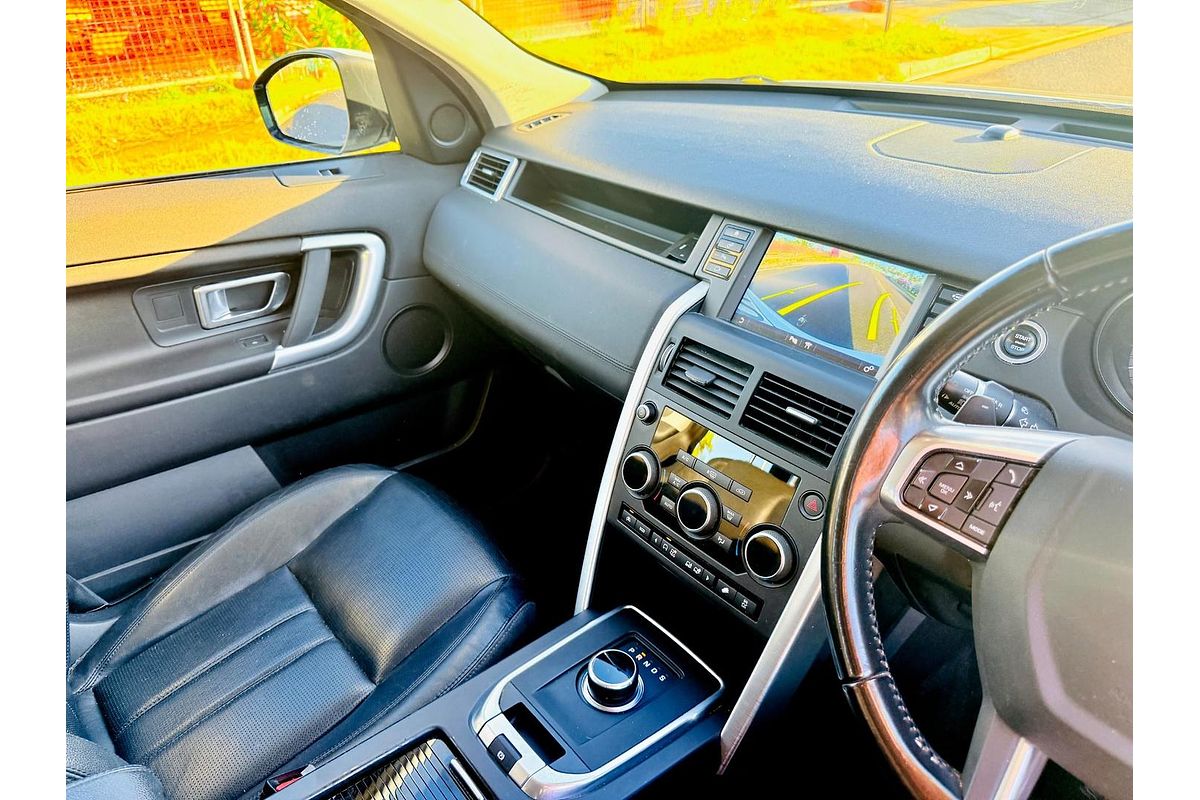 2017 Land Rover Discovery SD4 SE Series 5