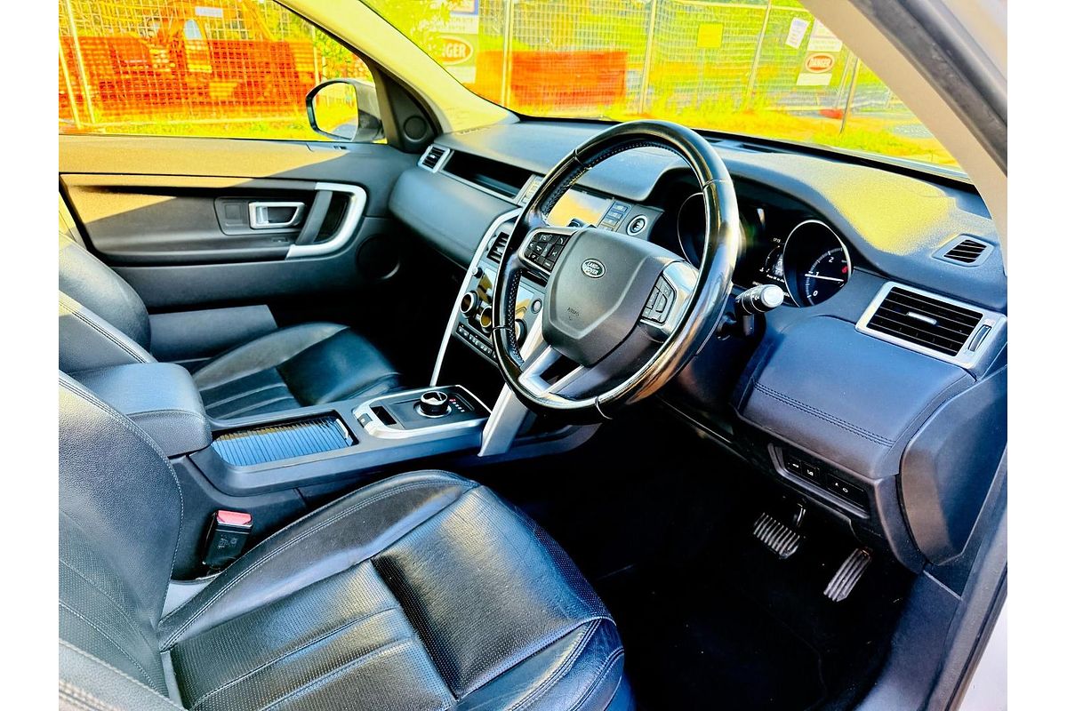 2017 Land Rover Discovery SD4 SE Series 5