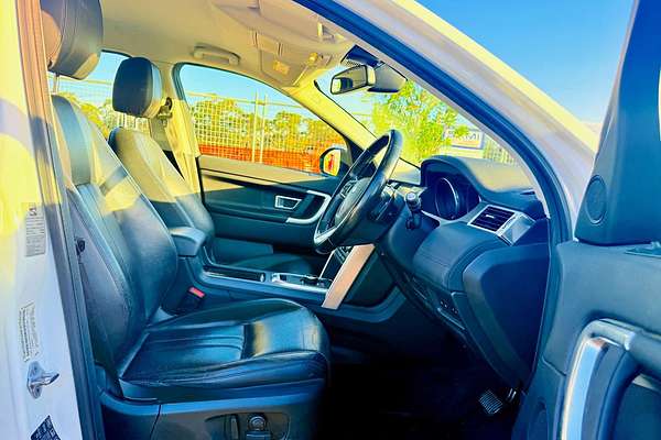 2017 Land Rover Discovery SD4 SE Series 5