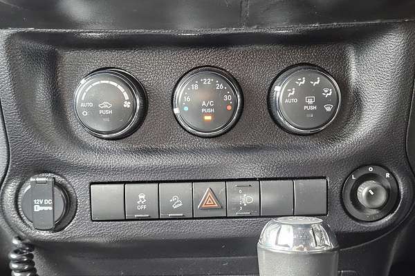 2013 Jeep Wrangler Unlimited Sport JK